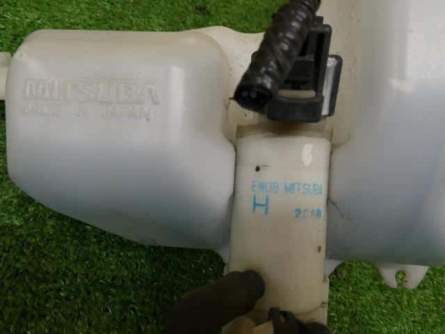 Windshield Washer Tank HONDA N-one 2013 DBA-JG1 — photo 3