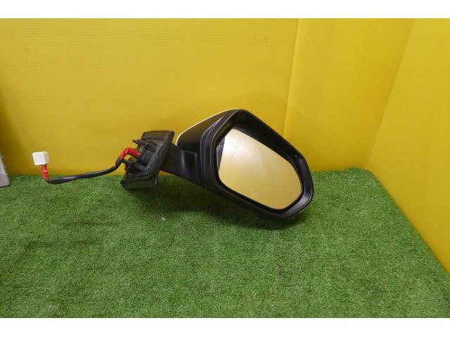 Right Side Mirror TOYOTA Prius 2017 DLA-ZVW52 — photo 3