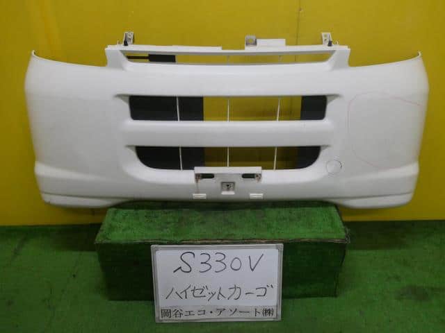 Front Bumper DAIHATSU Hijet 2006 LE-S330V — photo 1
