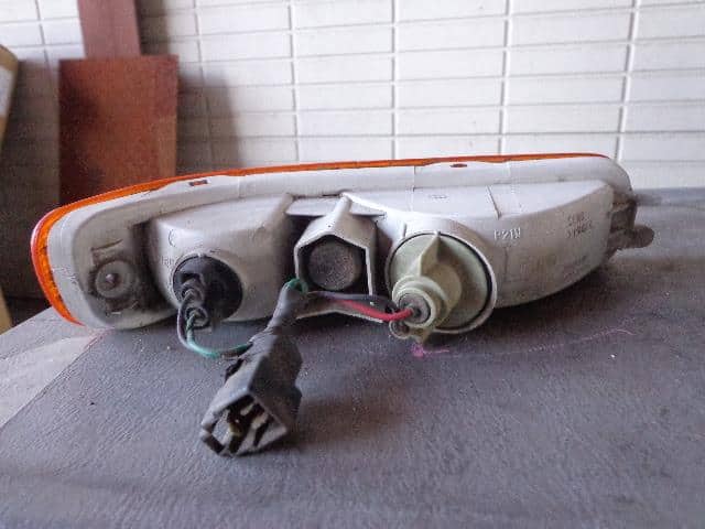 Left Side Marker Light SUBARU Vivio 1996 V-KW3 3400 — photo 2