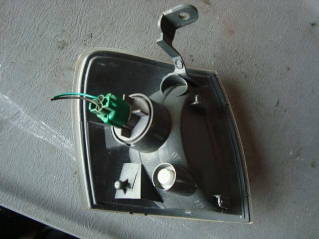 Left Side Marker Light MAZDA Demio 2000 GF-DW5W 1002 — photo 2