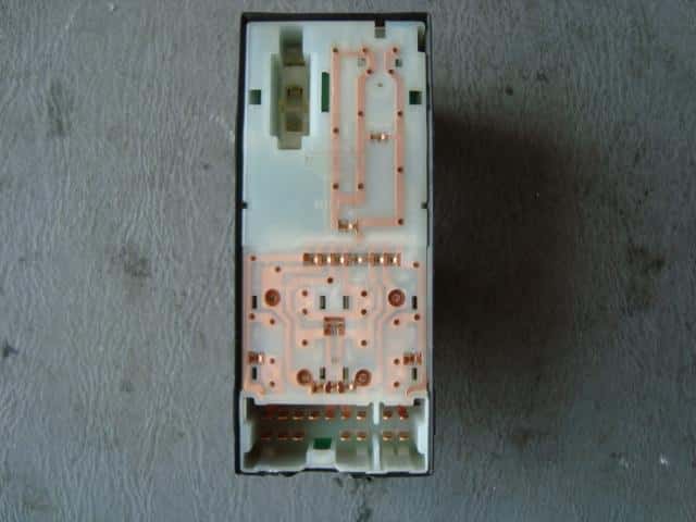 Power Window Switch NISSAN March 2002 UA-AK12 — photo 2