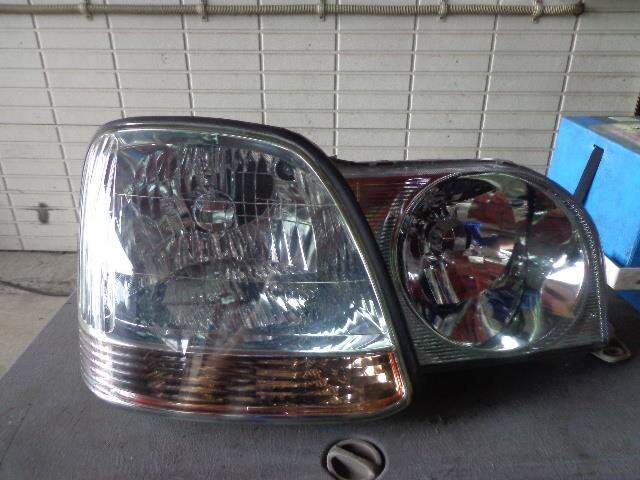 Right Headlight TOYOTA Progres 2003 TA-JCG11 — photo 1
