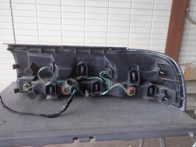 Left Tail Light TOYOTA Crown Majesta 1993 E-JZS149 30196 — photo 3