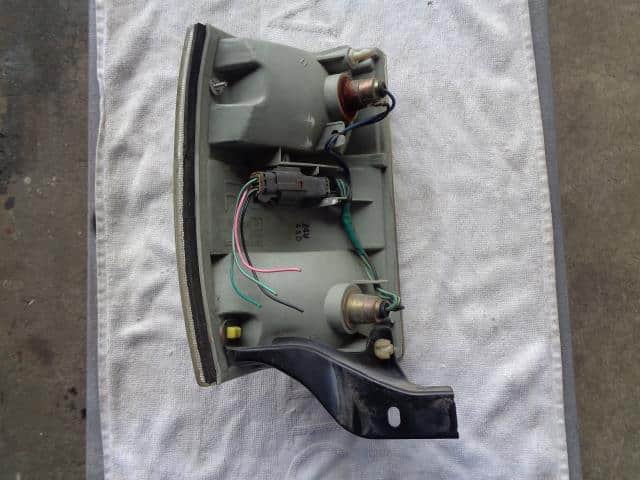 Right Side Marker Light ISUZU 2004 KR-NKR81EA 21021792 — photo 3