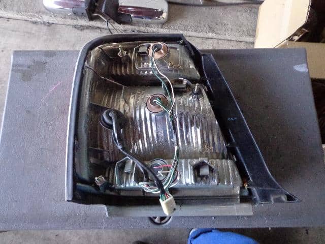 Right Tail Light TOYOTA Crown Majesta 2000 GH-UZS175 30281 — photo 4