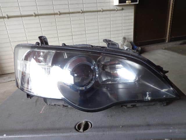 Right Headlight SUBARU Legacy 2003 UA-BP5 10020792 — photo 1
