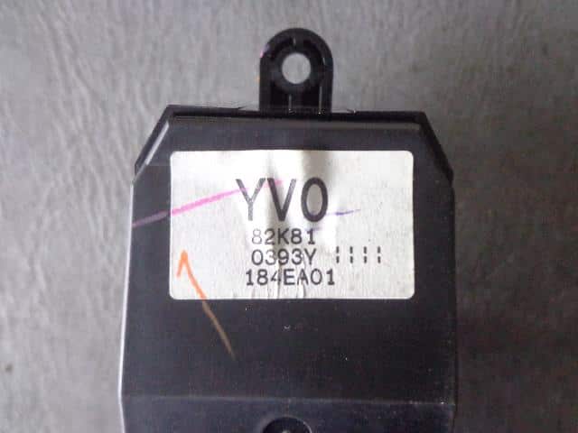 Power Window Switch SUZUKI Wagon R 2013 DBA-MH34S — photo 3
