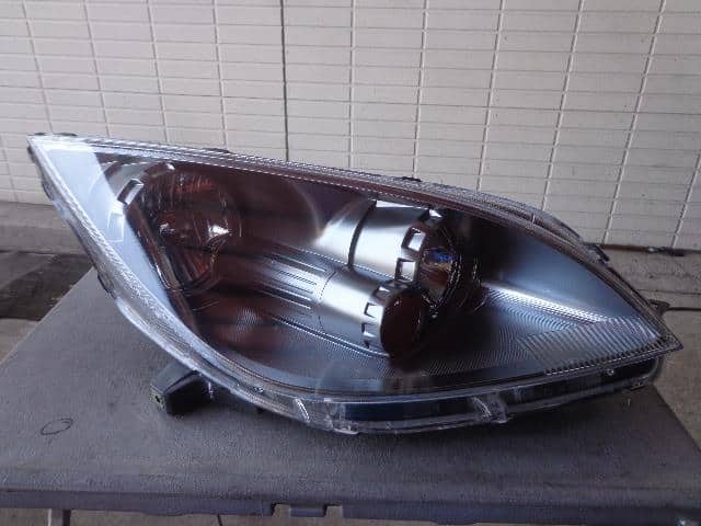 Right Headlight MITSUBISHI Colt 2003 UA-Z25A P2970 — photo 1