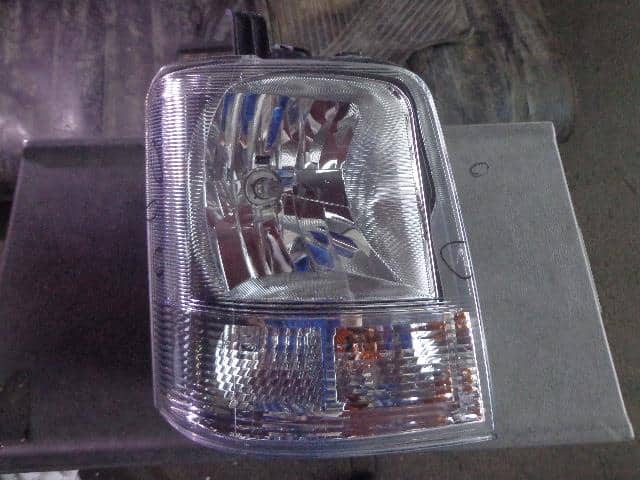 Right Headlight MAZDA Scrum 2008 EBD-DG64V LE04H6129 — photo 1