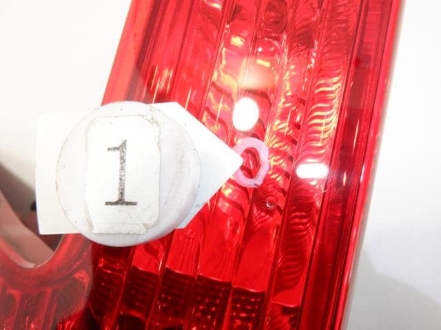 Left Tail Light CITROEN C4 2008 ABA-B5RFJ — photo 5