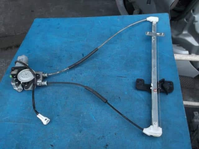 Rear Right Door Regulator SUZUKI Every 2000 GF-DA52W 8353061H10 — photo 1