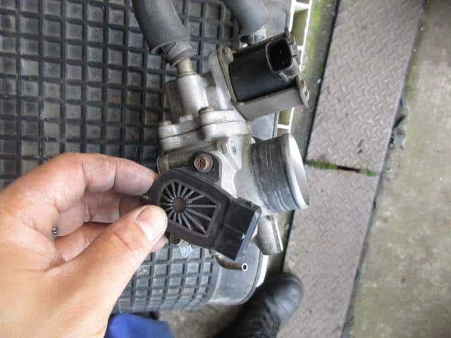 Throttle Body MITSUBISHI Toppo Bj 2001 GF-H42A — photo 3
