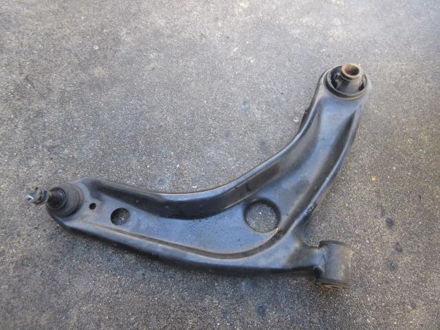 Front Right Lower Control Arm TOYOTA Vitz 2006 DBA-SCP90 — photo 1