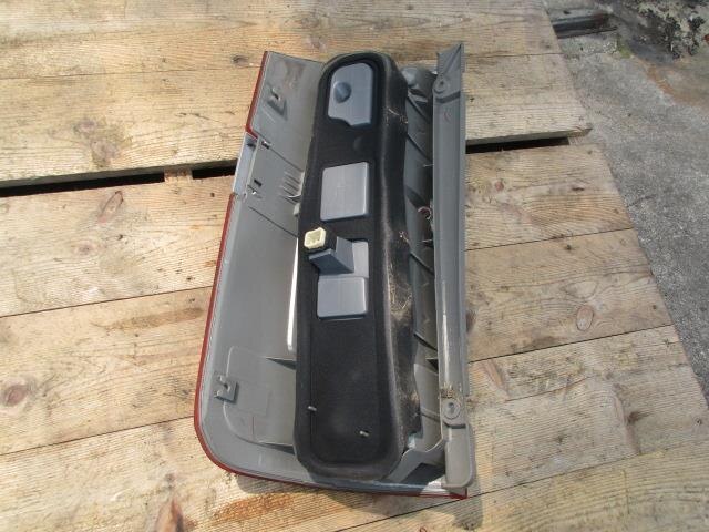 Right Tail Light TOYOTA Noah 2006 DBA-AZR60 — photo 3