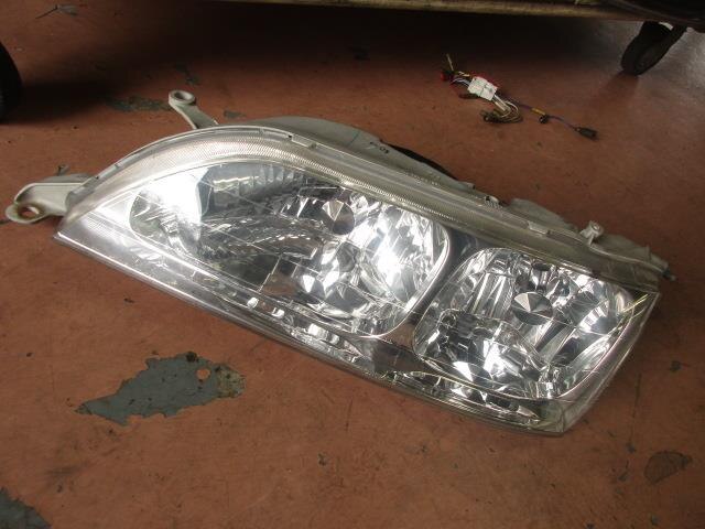 Left Headlight TOYOTA Cresta 1997 E-GX100 — photo 1