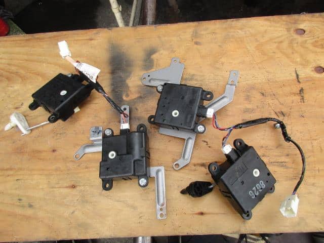 Electrical Component NISSAN Elgrand 2008 CBA-E51 — photo 1