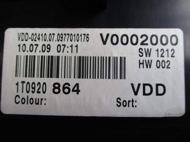 Speedometer VOLKSWAGEN Golf Touran 2010 ABA-1TCAV 1T0920864 — photo 4