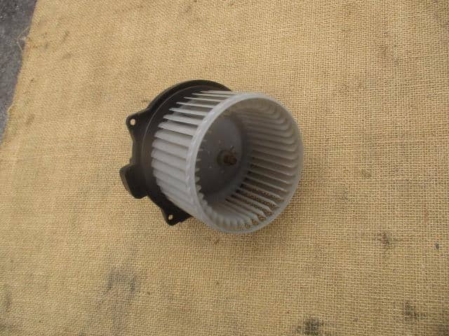 Blower Motor SUZUKI Jimny 2003 TA-JB23W — photo 4