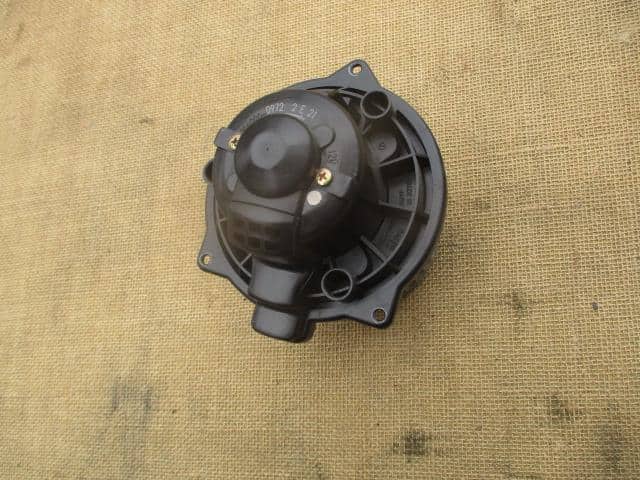 Blower Motor SUZUKI Jimny 2003 TA-JB23W — photo 3