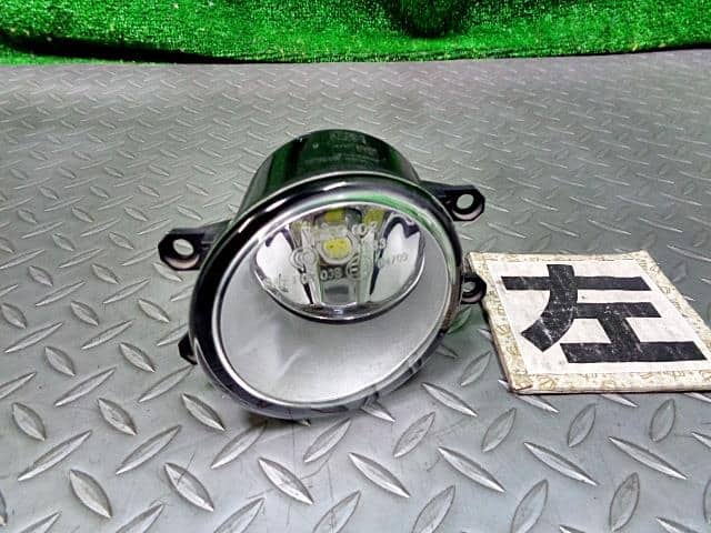 Left Fog Light SUZUKI Solio 2016 DAA-MA36S 3550257L01 — photo 1
