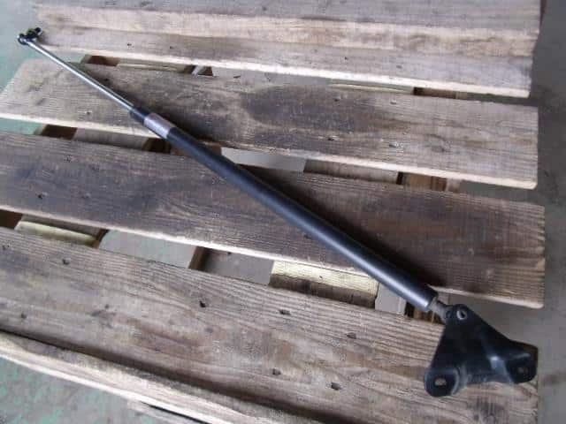 Tail Gate Damper HONDA Life 2005 CBA-JB5 — photo 1