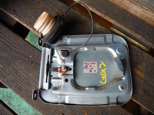 Fuel Filler Lid SUBARU Impreza 2002 GH-GG2 — photo 2
