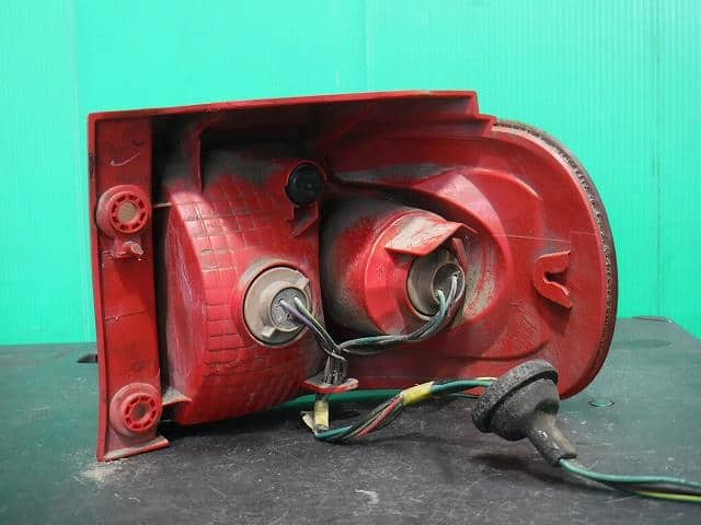 Left Tail Light DAIHATSU Tanto 2004 LA-L360S 81560B2060000 — photo 2
