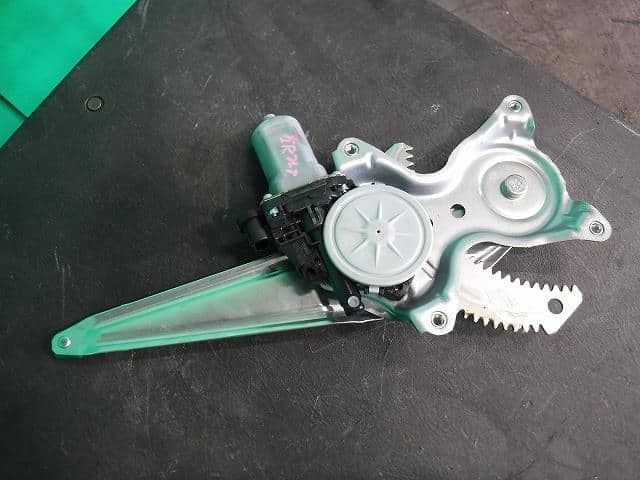 Rear Left Door Regulator MAZDA Flair 2016 DAA-MJ44S 1A1573560 — photo 1