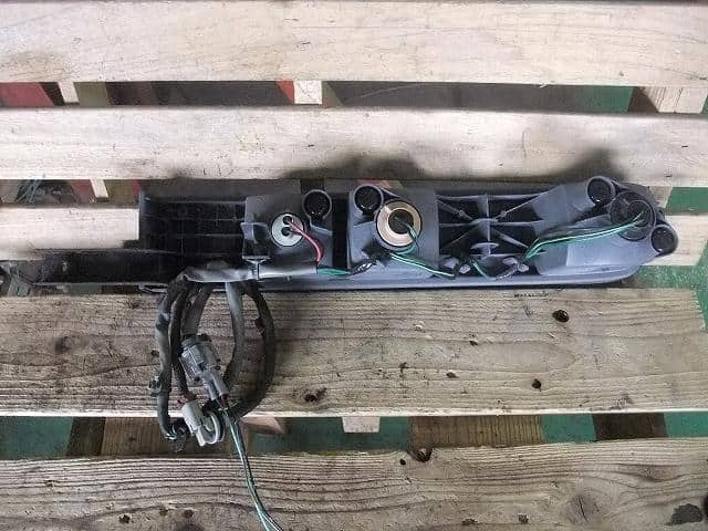 Left Tail Light NISSAN Cube 2004 UA-BGZ11 — photo 2