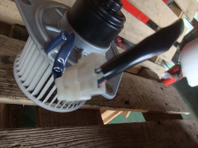 Blower Motor DAIHATSU Move 1998 E-L600S — photo 2