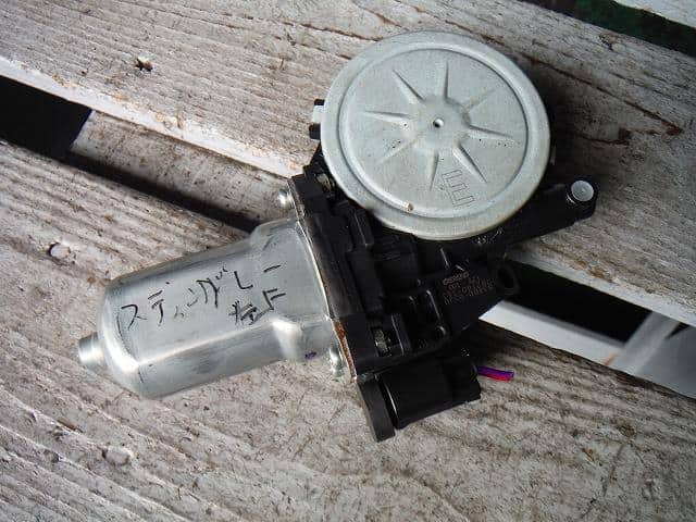 Front Left Door Regulator SUZUKI Wagon R 2013 DBA-MH34S 8340272M00 — photo 1