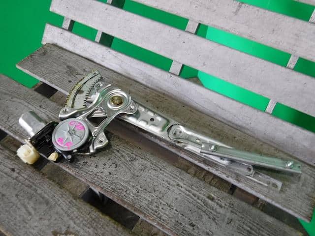 Rear Right Door Regulator NISSAN Serena 2005 CBA-C25 — photo 1