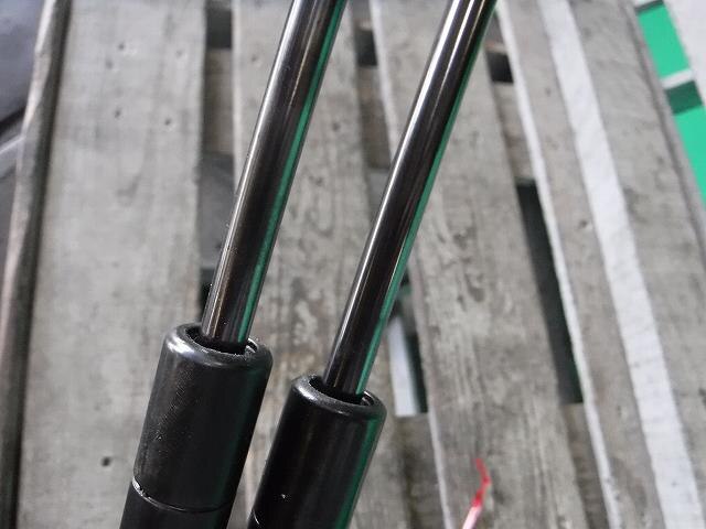 Hood Strut Damper NISSAN Crew 2003 LA-QK30 — photo 2