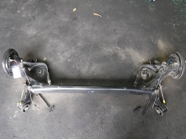 Rear Axle Beam Assembly HONDA Fit 2014 DAA-GP5 — photo 1