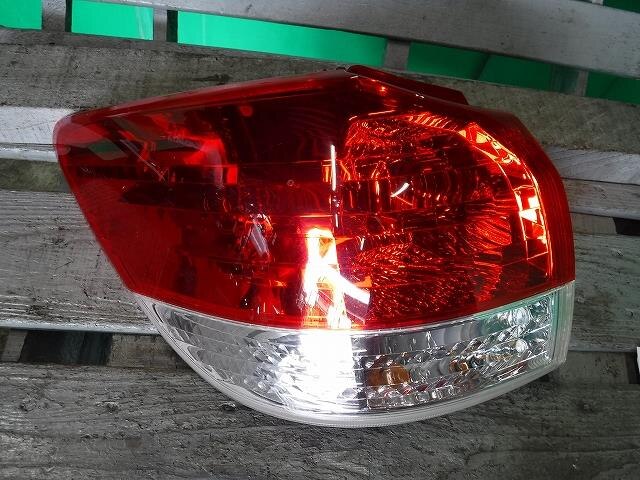 Left Tail Light TOYOTA Wish 2009 DBA-ZGE20 — photo 2