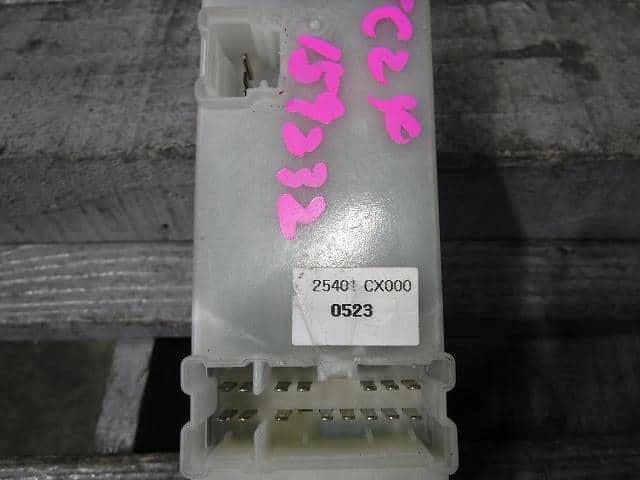 Power Window Switch NISSAN Serena 2003 UA-TC24 — photo 3