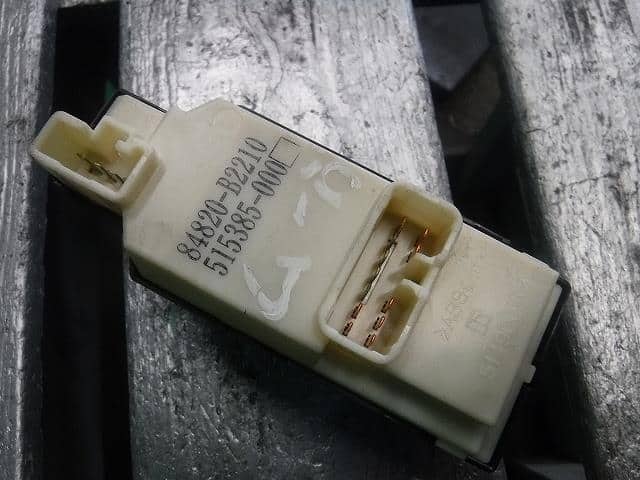 Power Window Switch DAIHATSU Move 2009 DBA-L175S — photo 2
