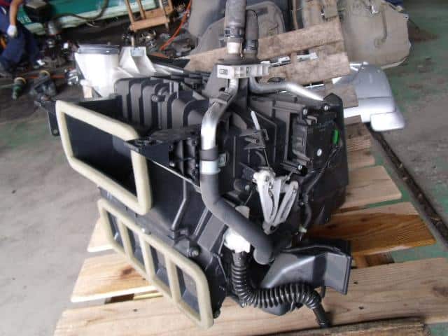 Air Conditioner Assembly HONDA Odyssey 2005 DBA-RB1 — photo 3