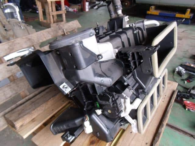 Air Conditioner Assembly HONDA Odyssey 2005 DBA-RB1 — photo 2