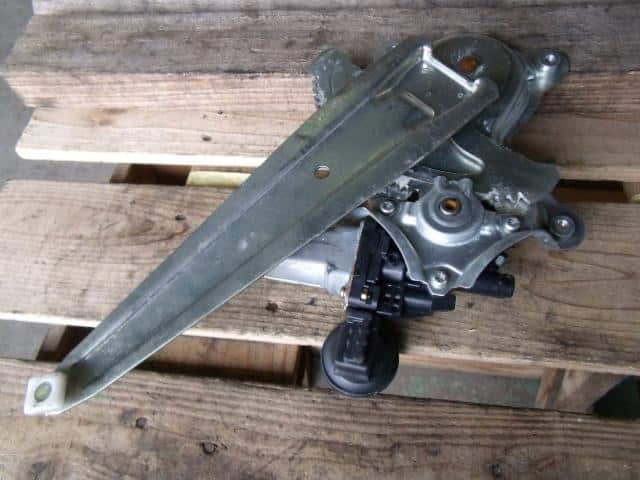 Rear Right Door Regulator TOYOTA Crown 2004 CBA-GRS182 — photo 2