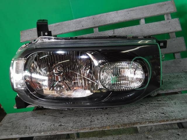Right Headlight NISSAN Cube DBA-Z12 — photo 1
