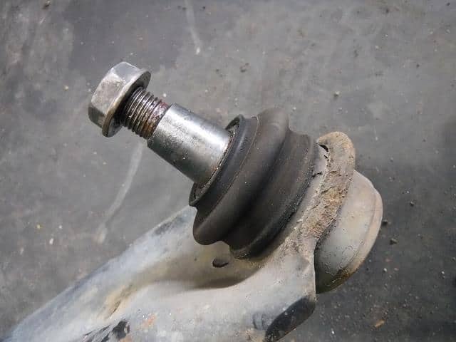 Front Right Lower Control Arm DAIHATSU Move 2008 DBA-L175S — photo 3