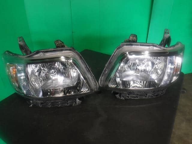 Right Headlight HONDA Zest DBA-JE1 33101SYAJ21 — photo 1