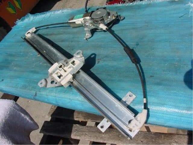Front Left Door Regulator NISSAN Terrano 1996 KD-PR50 807310W205 — photo 3