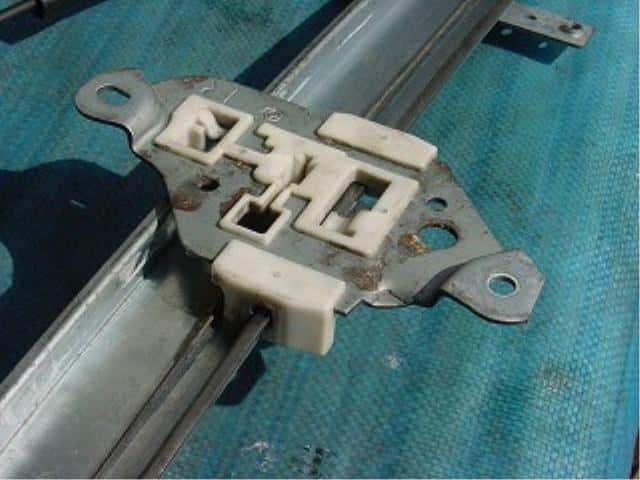 Front Left Door Regulator NISSAN Terrano 1996 KD-PR50 807310W205 — photo 4