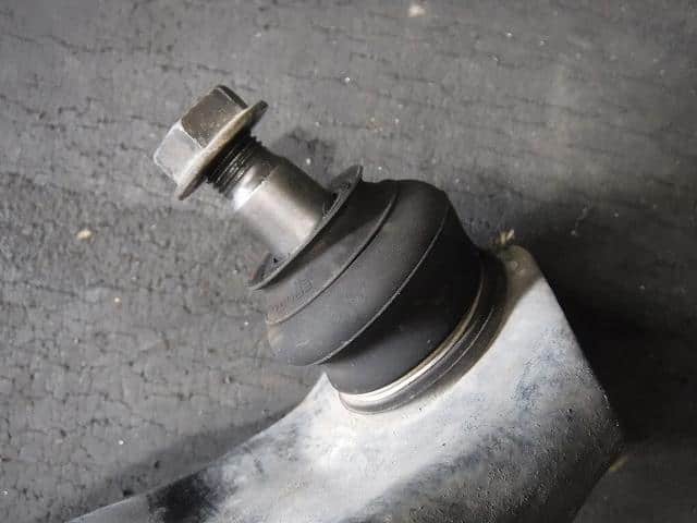 Front Left Lower Control Arm SUZUKI Alto 2010 DBA-HA25S 4520285K00 — photo 3