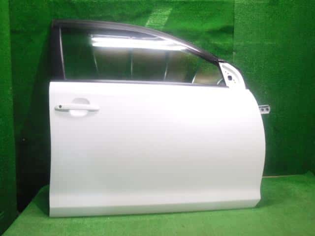 Front Right Door Assembly TOYOTA Allion 2002 UA-NZT240 — photo 1
