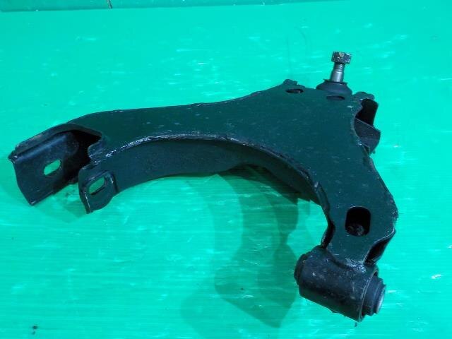 Front Right Lower Control Arm NISSAN Atlas 2004 KG-SP6F23 — photo 2