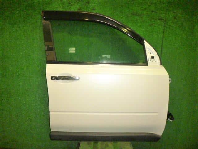 Front Right Door Assembly NISSAN X-Trail 2010 LDA-DNT31 — photo 1